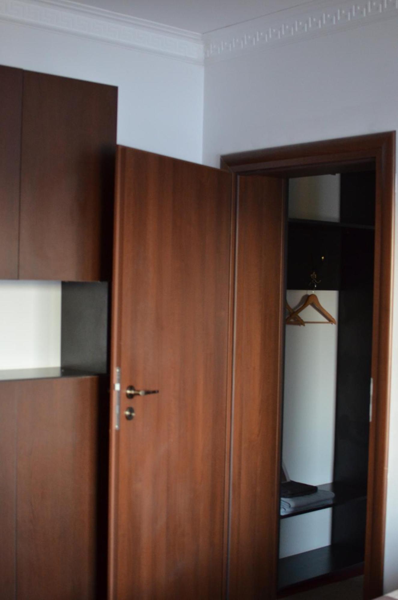 Vila Cu Trandafiri Cozy Apartments 2 Camere Bragadiru Exterior foto