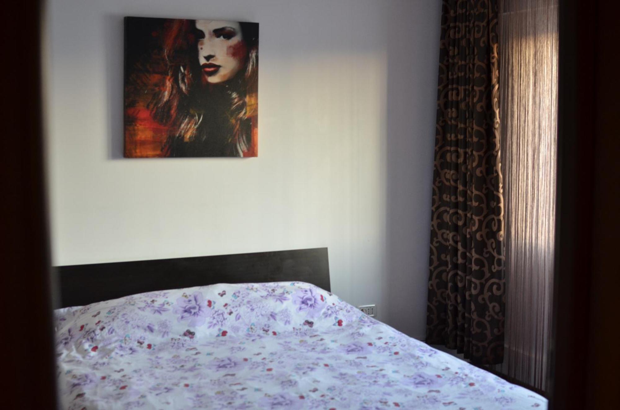 Vila Cu Trandafiri Cozy Apartments 2 Camere Bragadiru Exterior foto